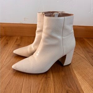 Steve Madden Nadalie White Croc Embossed Ankle Boots Block Heel 7